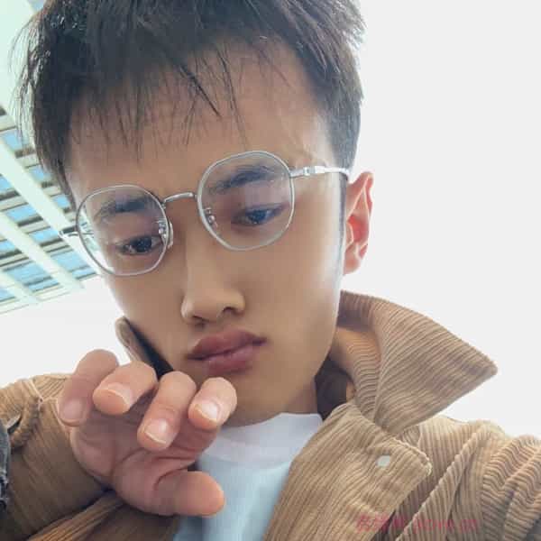 贵州30岁单身帅哥真诚找对象-龙岗征婚相亲网